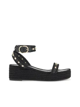Rockstud Flatform Sandals